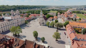 Kauno miesto savivaldybė Užbaigta Rotušės aikštės rekonstrukcija: erdvė poilsiui ir renginiams