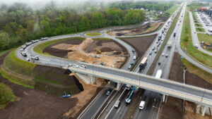 naująjį viaduką per A1 magistralę išbandė sunkiasvoris transportas